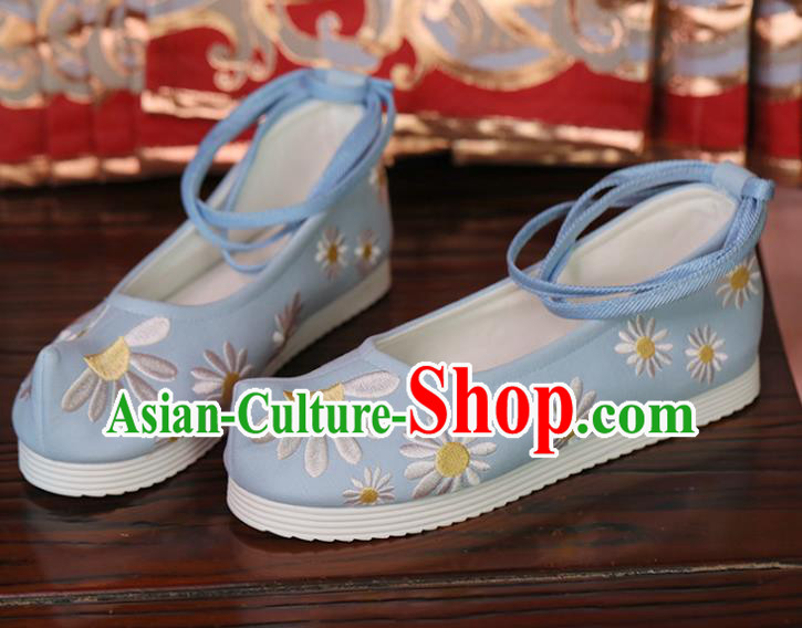 China Embroidered Daisy Shoes Princess Shoes Opera Shoes Handmade Light Blue Cloth Shoes China Embroidered Daisy Shoes Princess Shoes Opera Shoes Handmade Light Blue Cloth Shoes