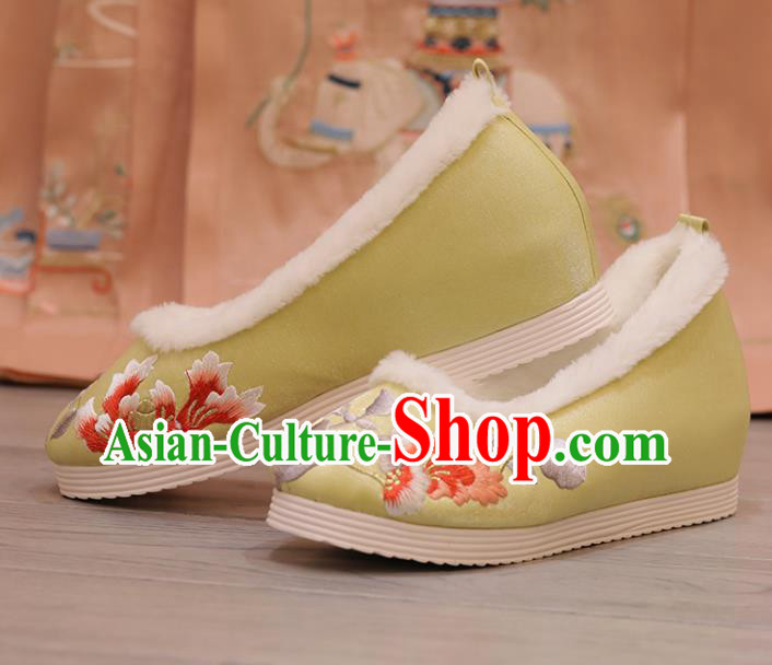 China Princess Shoes Opera Shoes Handmade Cloth Shoes Embroidered Hibiscus Yellow Shoes China Princess Shoes Opera Shoes Handmade Cloth Shoes Embroidered Hibiscus Yellow Shoes