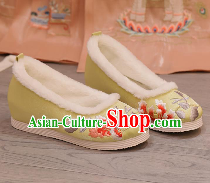 China Princess Shoes Opera Shoes Handmade Cloth Shoes Embroidered Hibiscus Yellow Shoes China Princess Shoes Opera Shoes Handmade Cloth Shoes Embroidered Hibiscus Yellow Shoes