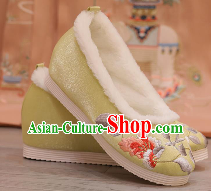 China Princess Shoes Opera Shoes Handmade Cloth Shoes Embroidered Hibiscus Yellow Shoes China Princess Shoes Opera Shoes Handmade Cloth Shoes Embroidered Hibiscus Yellow Shoes
