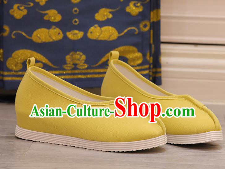 Handmade China Yellow Cloth Shoes Princess Shoes Hanfu Shoes Monk Shoes Women Shoes