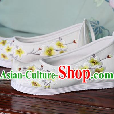 China Embroidered Pear Flowers Rabbit Shoes Hanfu White Bow Shoes Princess Shoes Handmade Cloth Shoes