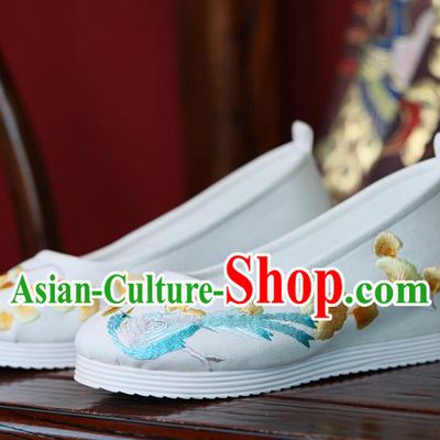 China Princess Shoes Handmade Cloth Shoes Embroidered Ginkgo Bird White Shoes Hanfu Shoes