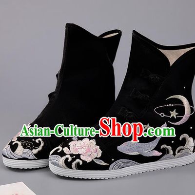 Chinese Embroidered Peony Fish Boots Ancient Ming Dynasty Swordsman Shoes Black Cloth Shoes for Women
