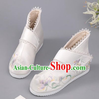 Chinese Embroidered Flowers Beige Boots Ancient Female Swordsman Shoes Handmade Cloth Shoes