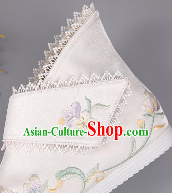 Chinese Embroidered Flowers Beige Boots Ancient Female Swordsman Shoes Handmade Cloth Shoes Chinese Embroidered Flowers Beige Boots Ancient Female Swordsman Shoes Handmade Cloth Shoes