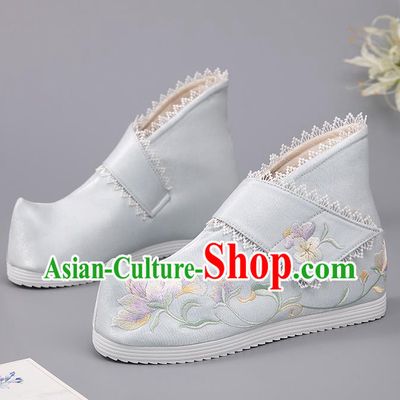 Chinese Ancient Female Swordsman Shoes Handmade Cloth Shoes Embroidered Flowers Light Blue Boots