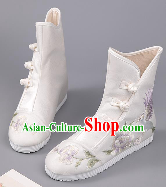 Chinese Handmade Cloth Shoes Embroidered Peony Bird Boots Ancient White Hanfu Shoes Chinese Handmade Cloth Shoes Embroidered Peony Bird Boots Ancient White Hanfu Shoes