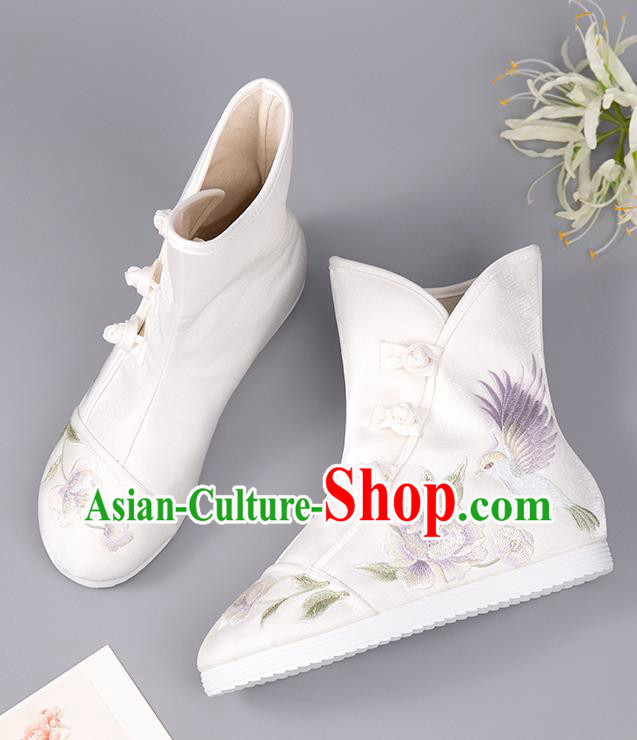 Chinese Handmade Cloth Shoes Embroidered Peony Bird Boots Ancient White Hanfu Shoes Chinese Handmade Cloth Shoes Embroidered Peony Bird Boots Ancient White Hanfu Shoes