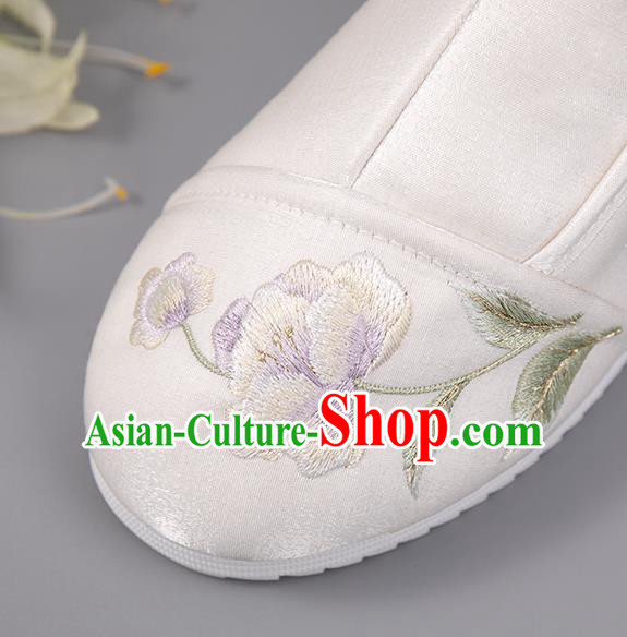 Chinese Handmade Cloth Shoes Embroidered Peony Bird Boots Ancient White Hanfu Shoes Chinese Handmade Cloth Shoes Embroidered Peony Bird Boots Ancient White Hanfu Shoes