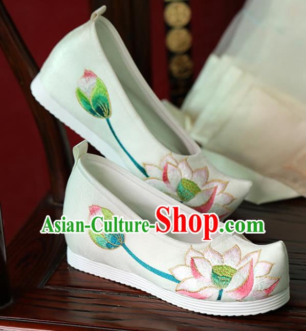 China Handmade White Satin Shoes Song Dynasty Princess Shoes Hanfu Shoes Embroidered Lotus Shoes China Handmade White Satin Shoes Song Dynasty Princess Shoes Hanfu Shoes Embroidered Lotus Shoes