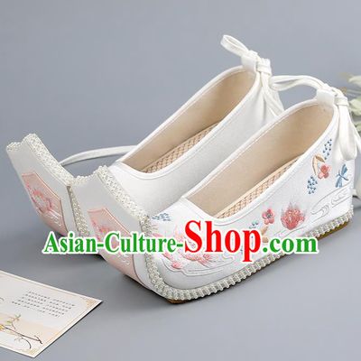 China Han Dynasty White Shoes Traditional Hanfu Shoes Cloth Shoes Embroidered Lotus Shoes Princess Shoes