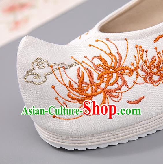 China Embroidered Manjusaka Shoes Hanfu Shoes Ancient Princess Shoes Handmade White Cloth Shoes China Embroidered Manjusaka Shoes Hanfu Shoes Ancient Princess Shoes Handmade White Cloth Shoes