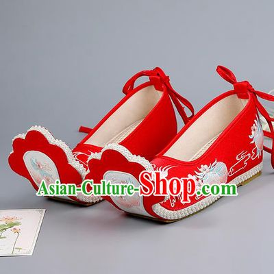 China Ancient Bride Shoes Red Embroidered Shoes Traditional Hanfu Shoes Princess Shoes Ming Dynasty Wedding Shoes