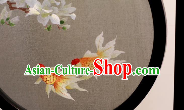 China Suzhou Embroidered Mangnolia Goldfish Rosewood Desk Screen Handmade Table Ornament Embroidery Craft China Suzhou Embroidered Mangnolia Goldfish Rosewood Desk Screen Handmade Table Ornament Embroidery Craft