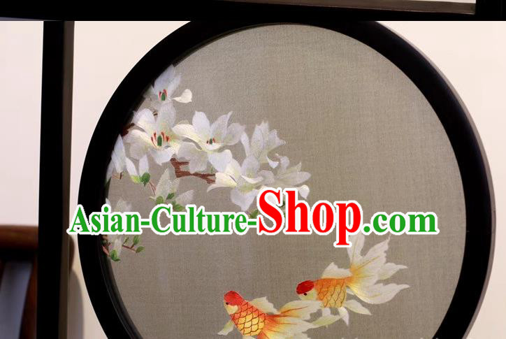 China Suzhou Embroidered Mangnolia Goldfish Rosewood Desk Screen Handmade Table Ornament Embroidery Craft China Suzhou Embroidered Mangnolia Goldfish Rosewood Desk Screen Handmade Table Ornament Embroidery Craft