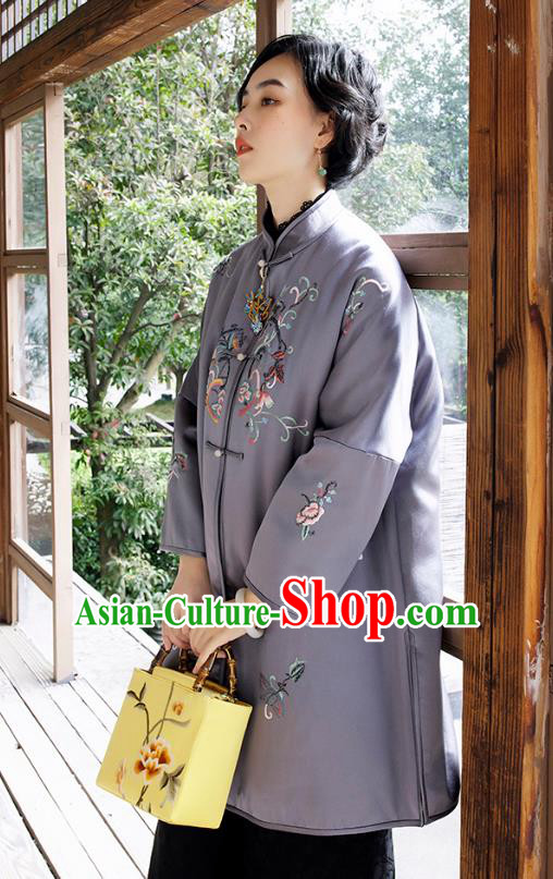 Chinese Women Embroidered Lilac Satin Coat Outer Garment Traditional Winter Clothing Chinese Women Embroidered Lilac Satin Coat Outer Garment Traditional Winter Clothing
