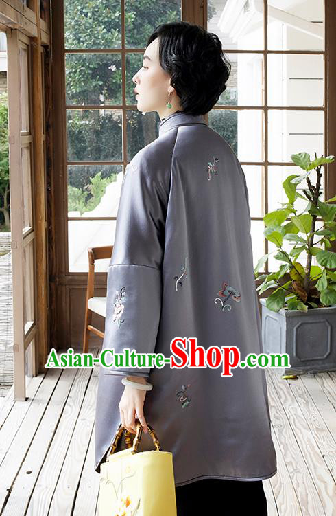 Chinese Women Embroidered Lilac Satin Coat Outer Garment Traditional Winter Clothing Chinese Women Embroidered Lilac Satin Coat Outer Garment Traditional Winter Clothing
