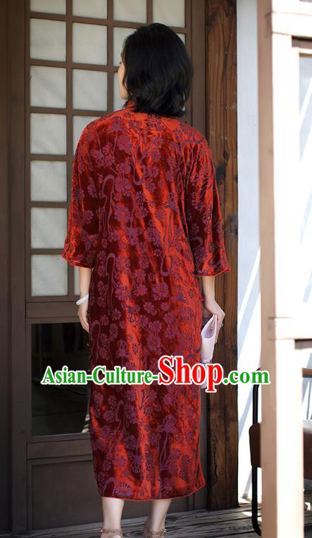 China Women Clothing Red Velvet Cheongsam Traditional Classical Long Qipao Dress China Women Clothing Red Velvet Cheongsam Traditional Classical Long Qipao Dress