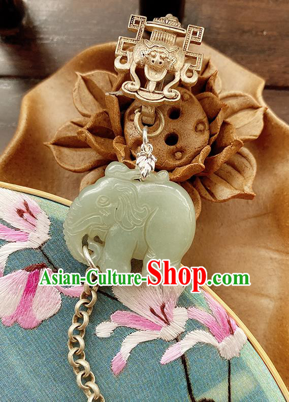 China Jade Elephant Pendant Accessories Traditional Cheongsam Brooch China Jade Elephant Pendant Accessories Traditional Cheongsam Brooch