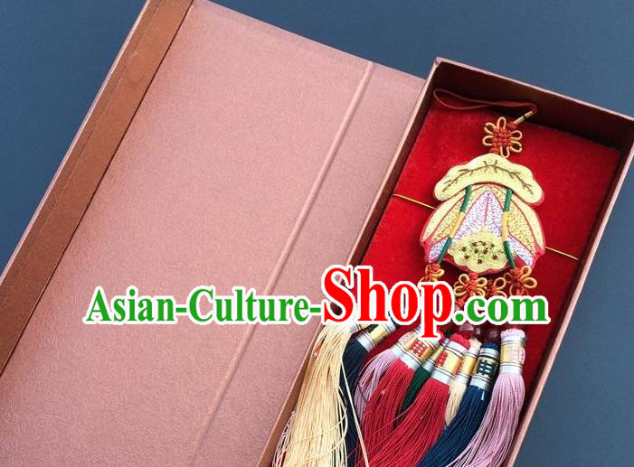 Traditional China Embroidery Golden Lotus Craft Embroidered Car Pendant Traditional China Embroidery Golden Lotus Craft Embroidered Car Pendant