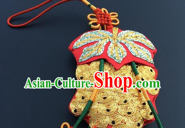China Embroidery Golden Grape Craft Traditional Embroidered Car Pendant Accessories China Embroidery Golden Grape Craft Traditional Embroidered Car Pendant Accessories