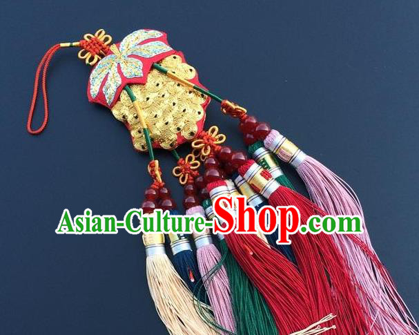 China Embroidery Golden Grape Craft Traditional Embroidered Car Pendant Accessories China Embroidery Golden Grape Craft Traditional Embroidered Car Pendant Accessories
