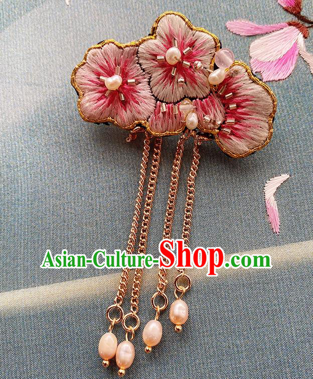 China Traditional Embroidered Pink Plum Blossom Brooch Classical Cheongsam Tassel Breastpin Accessories China Traditional Embroidered Pink Plum Blossom Brooch Classical Cheongsam Tassel Breastpin Accessories