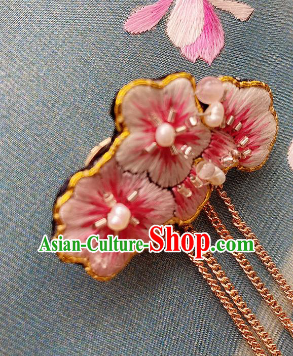 China Traditional Embroidered Pink Plum Blossom Brooch Classical Cheongsam Tassel Breastpin Accessories China Traditional Embroidered Pink Plum Blossom Brooch Classical Cheongsam Tassel Breastpin Accessories