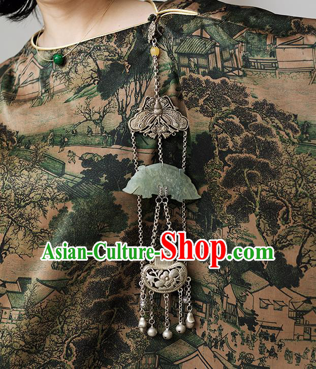 China Classical Cheongsam Jade Dragon Accessories Traditional Carving Silver Brooch China Classical Cheongsam Jade Dragon Accessories Traditional Carving Silver Brooch