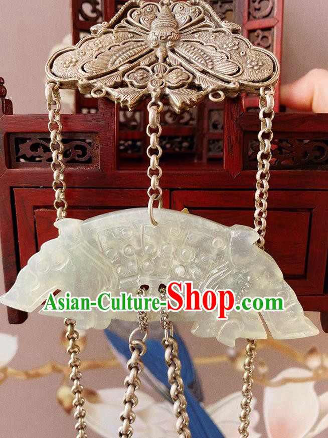 China Classical Cheongsam Jade Dragon Accessories Traditional Carving Silver Brooch China Classical Cheongsam Jade Dragon Accessories Traditional Carving Silver Brooch