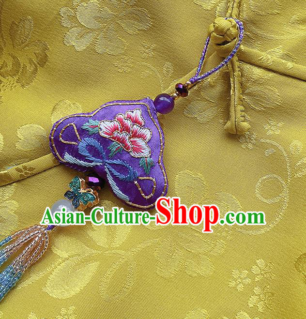 China Traditional Accessories Embroidered Purple Silk Brooch Classical Cheongsam Pearls Tassel Pendant China Traditional Accessories Embroidered Purple Silk Brooch Classical Cheongsam Pearls Tassel Pendant