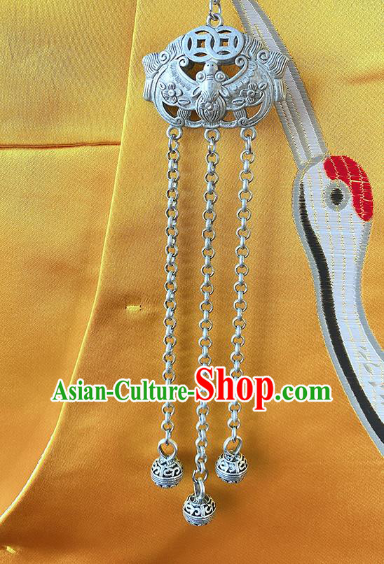 China Classical Silver Bells Tassel Pendant Cheongsam Accessories Traditional Carving Bat Brooch China Classical Silver Bells Tassel Pendant Cheongsam Accessories Traditional Carving Bat Brooch