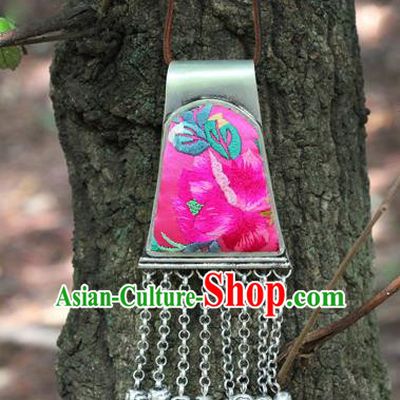 China Handmade Ethnic Women Bells Tassel Accessories National Rosy Embroidered Necklace