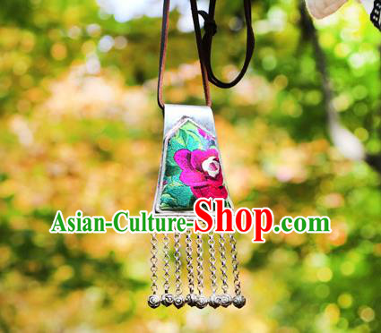 China National Green Embroidered Necklace Handmade Ethnic Women Bells Tassel Accessories China National Green Embroidered Necklace Handmade Ethnic Women Bells Tassel Accessories