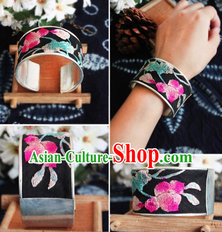 China Handmade National Embroidered Bracelet Ethnic Women Accessories Silver Bells Tassel Bangle China Handmade National Embroidered Bracelet Ethnic Women Accessories Silver Bells Tassel Bangle