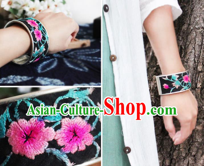 China Handmade National Embroidered Bracelet Ethnic Women Accessories Silver Bells Tassel Bangle China Handmade National Embroidered Bracelet Ethnic Women Accessories Silver Bells Tassel Bangle