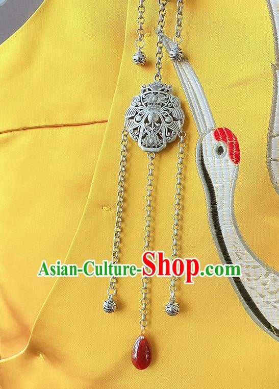 China Traditional Silver Carving Bat Brooch Classical Tassel Pendant Cheongsam Accessories China Traditional Silver Carving Bat Brooch Classical Tassel Pendant Cheongsam Accessories