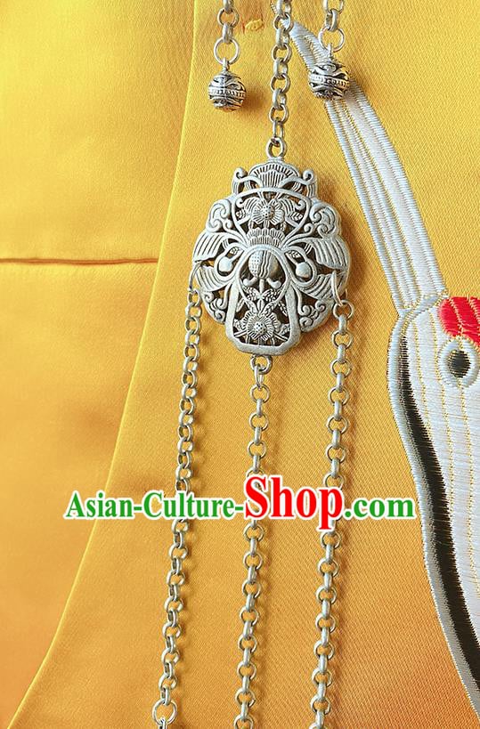 China Traditional Silver Carving Bat Brooch Classical Tassel Pendant Cheongsam Accessories China Traditional Silver Carving Bat Brooch Classical Tassel Pendant Cheongsam Accessories