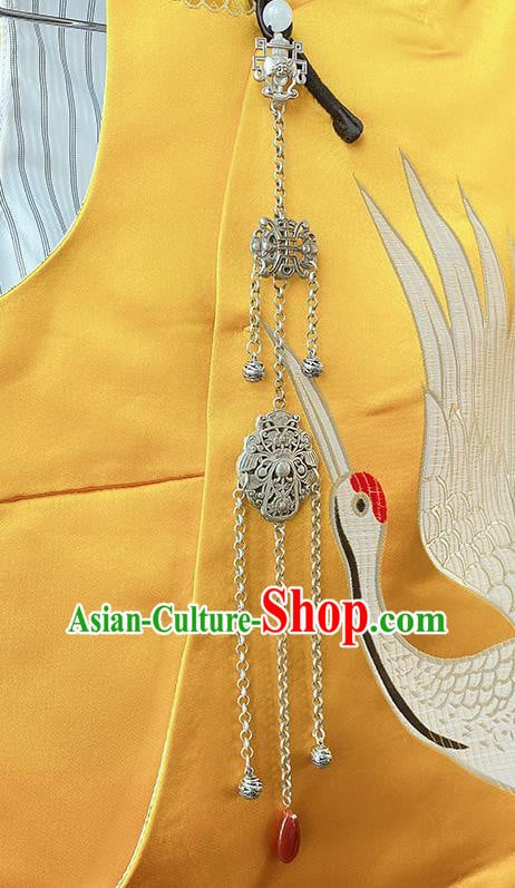 China Traditional Silver Carving Bat Brooch Classical Tassel Pendant Cheongsam Accessories China Traditional Silver Carving Bat Brooch Classical Tassel Pendant Cheongsam Accessories