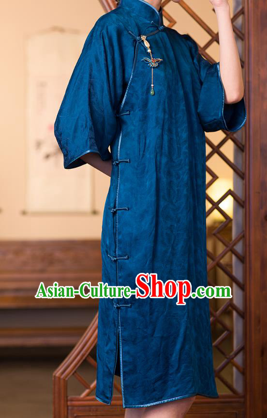 China Classical Cheongsam Traditional Women Clothing Deep Blue Silk Qipao Dress China Classical Cheongsam Traditional Women Clothing Deep Blue Silk Qipao Dress