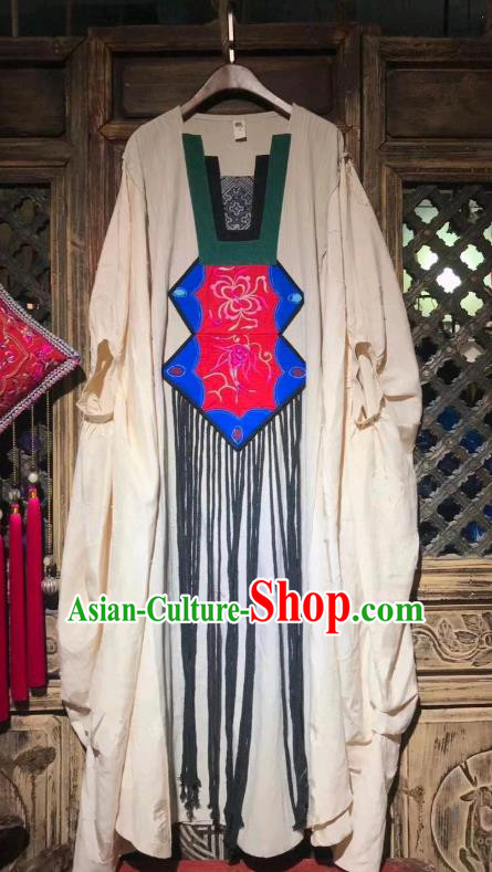 Chinese National Clothing Embroidered White Dress Traditional Women Embroidery Costume Chinese National Clothing Embroidered White Dress Traditional Women Embroidery Costume
