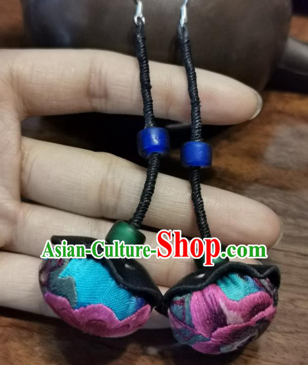 China Traditional Miao Ethnic Silk Ear Accessories Handmade Embroidered Earrings for Women China Traditional Miao Ethnic Silk Ear Accessories Handmade Embroidered Earrings for Women