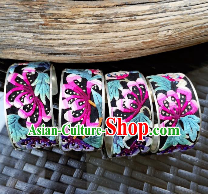 China Handmade Miao Ethnic Embroidered Bracelet Traditional National Silver Bangle Accessories China Handmade Miao Ethnic Embroidered Bracelet Traditional National Silver Bangle Accessories