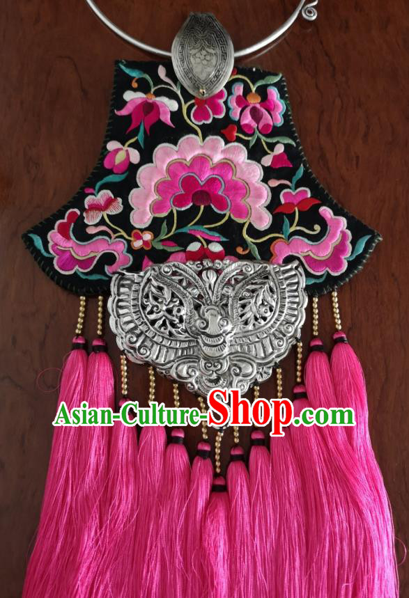 Handmade China National Silver Carving Butterfly Rosy Tassel Accessories Traditional Embroidered Necklace Pendant Handmade China National Silver Carving Butterfly Rosy Tassel Accessories Traditional Embroidered Necklace Pendant