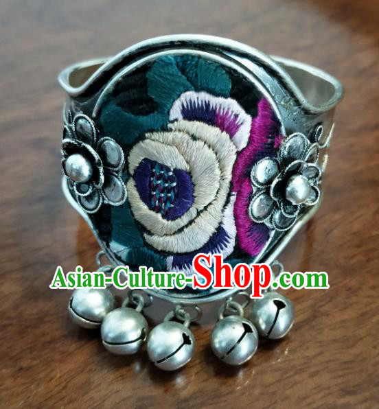 China Handmade Embroidered Bangle Traditional National Silver Carving Accessories Miao Ethnic Bracelet China Handmade Embroidered Bangle Traditional National Silver Carving Accessories Miao Ethnic Bracelet