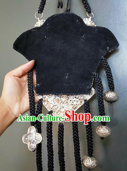 China National Silver Carving Tassel Necklet Traditional Miao Ethnic Handmade Embroidered Jewelry Accessories China National Silver Carving Tassel Necklet Traditional Miao Ethnic Handmade Embroidered Jewelry Accessories