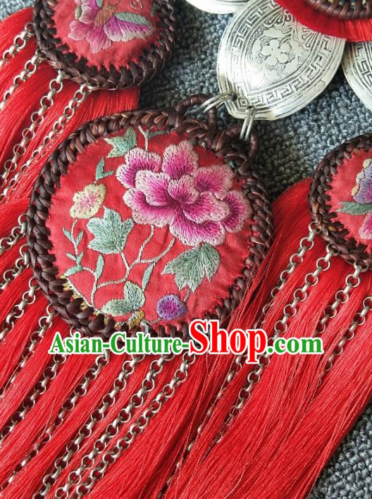 China Traditional Red Tassel Necklace Accessories Handmade Women Jewelry National Embroidered Silver Necklet