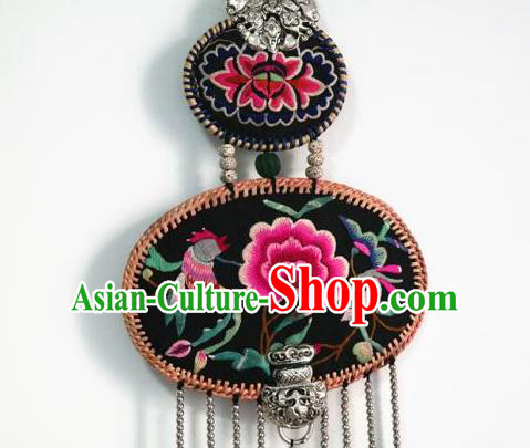 Traditional China Handmade Silver Necklace Ethnic Embroidered Necklet Miao Nationality Rattan Accessories Traditional China Handmade Silver Necklace Ethnic Embroidered Necklet Miao Nationality Rattan Accessories