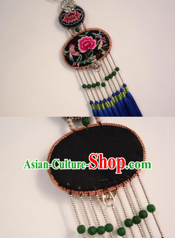 Traditional China Handmade Silver Necklace Ethnic Embroidered Necklet Miao Nationality Rattan Accessories Traditional China Handmade Silver Necklace Ethnic Embroidered Necklet Miao Nationality Rattan Accessories